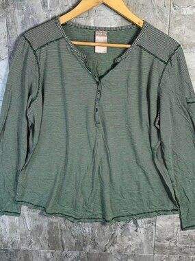 long sleeve‎ Henley shirt with button up front and side pockets Kids XL  16-18